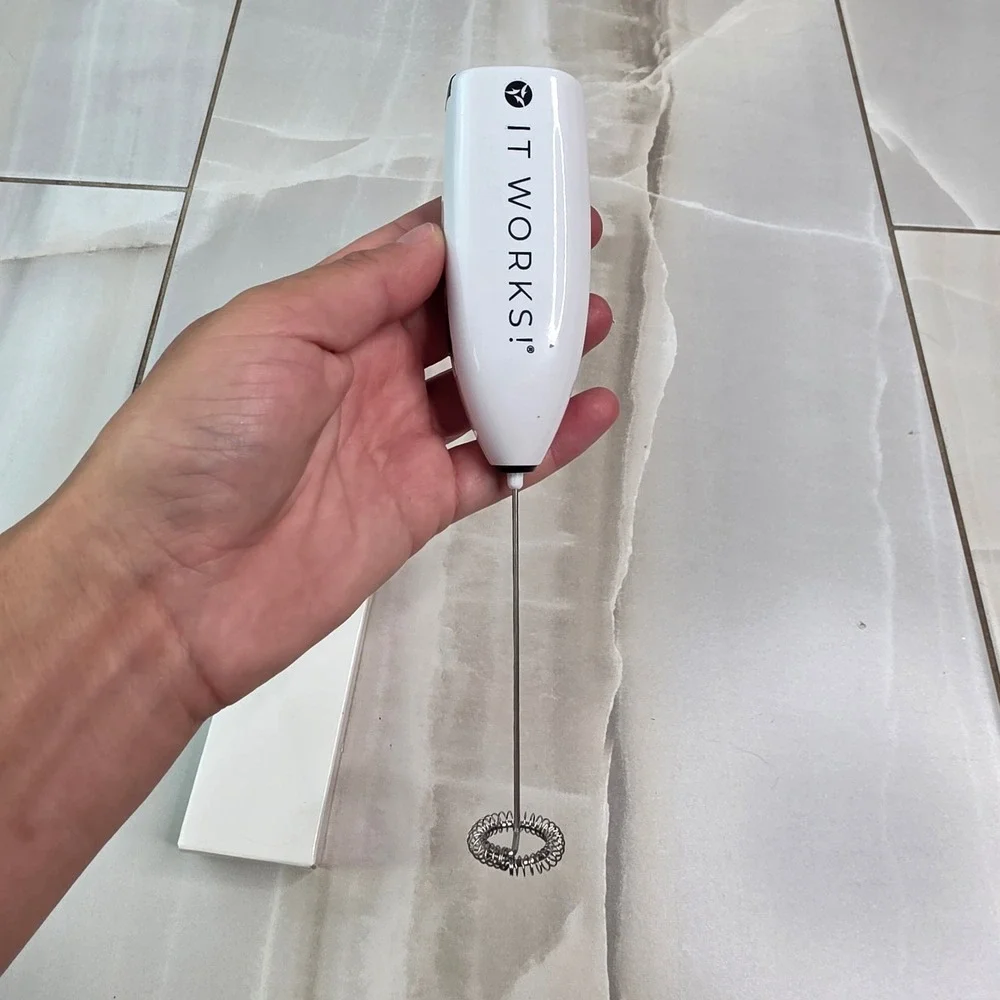 It Works! Handheld Milk Frother‎ White Battery Operated Portable Coffee Whisk S3